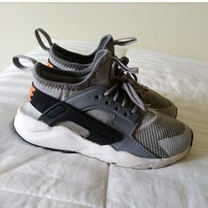 (12c) ⭐NIKE Huarache Sneakers